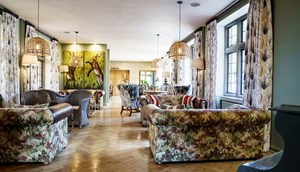 The Hare and Hounds Hotel Lounge